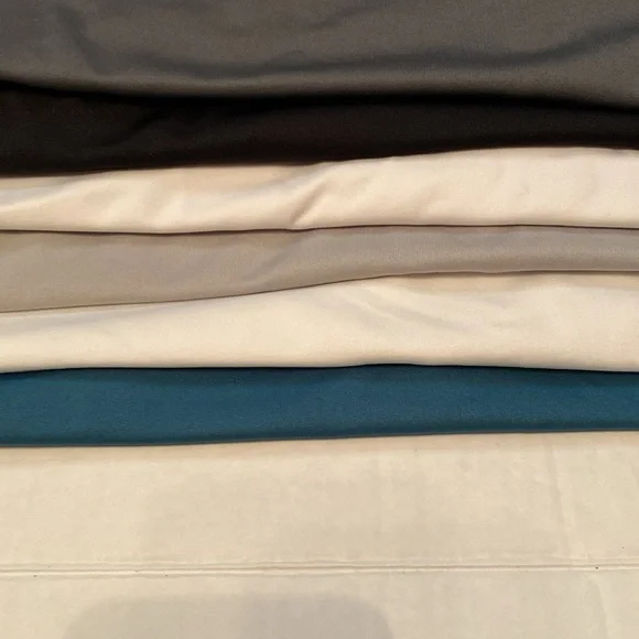 6 camis Assorted Colors. Size Medium - Picture 2 of 4